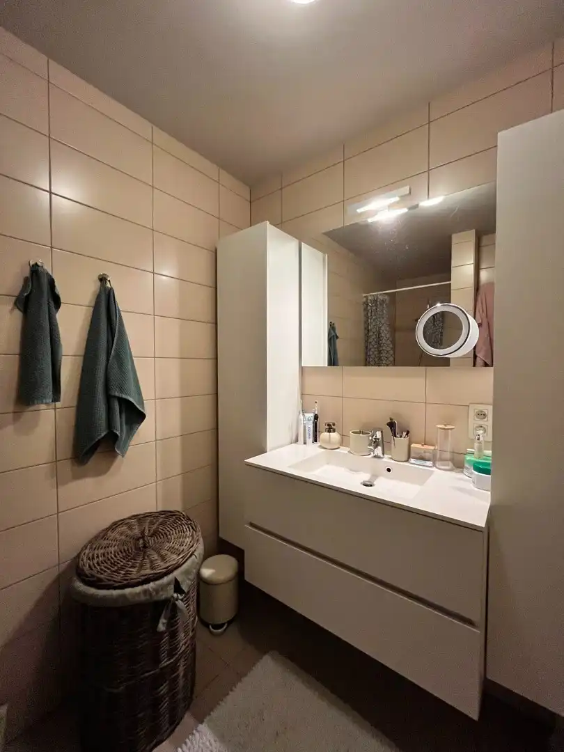 Ruim appartement met 2 slaapkamers en staanplaats te huur! foto 10