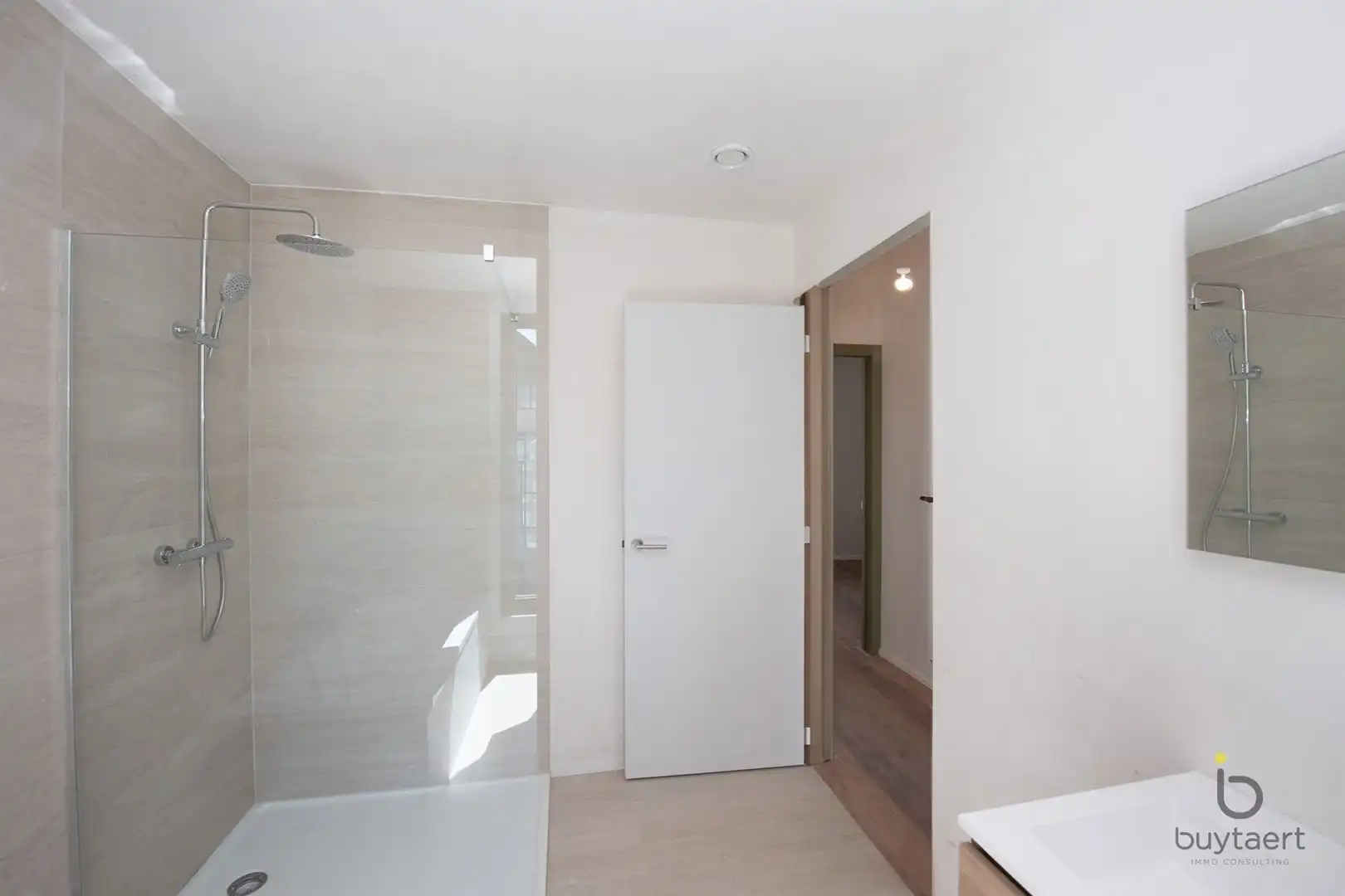 Energiezuinge woning met 3 slpks te s'Gravenwezel. foto 24