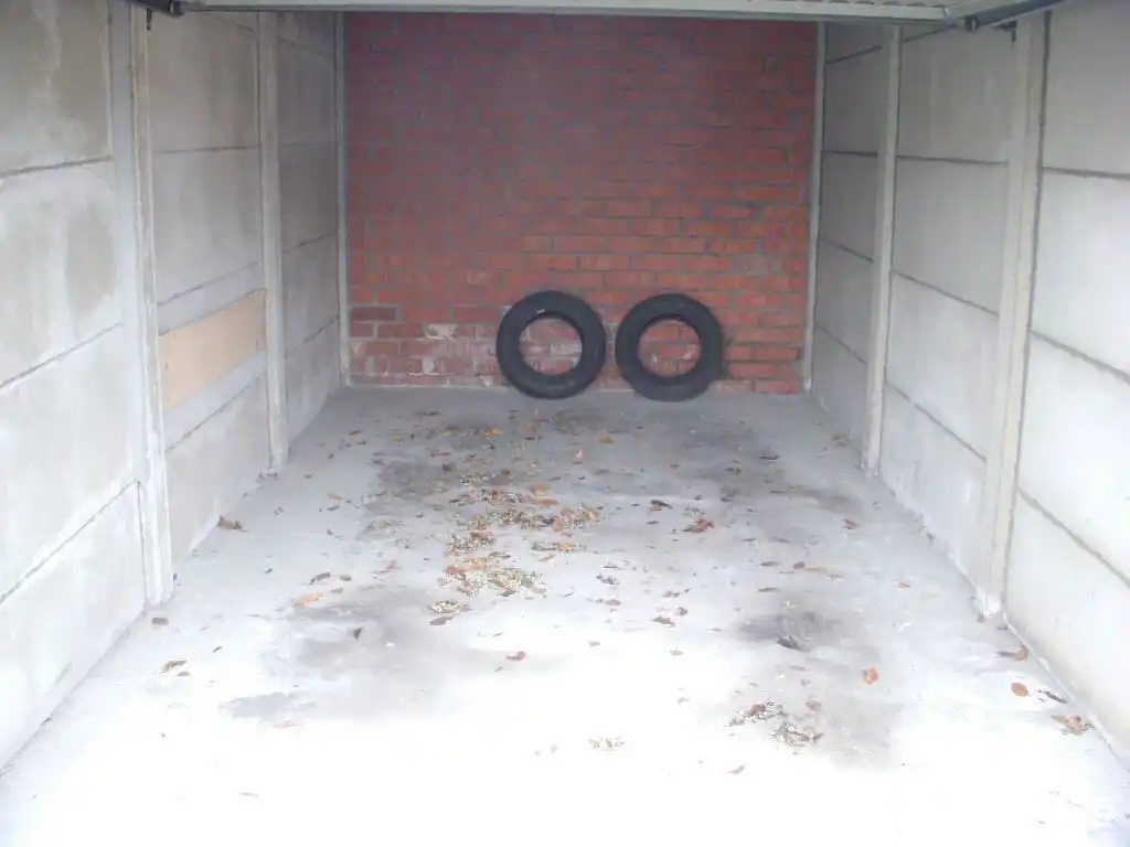 Bovengrondse garagebox in het centrum foto 3