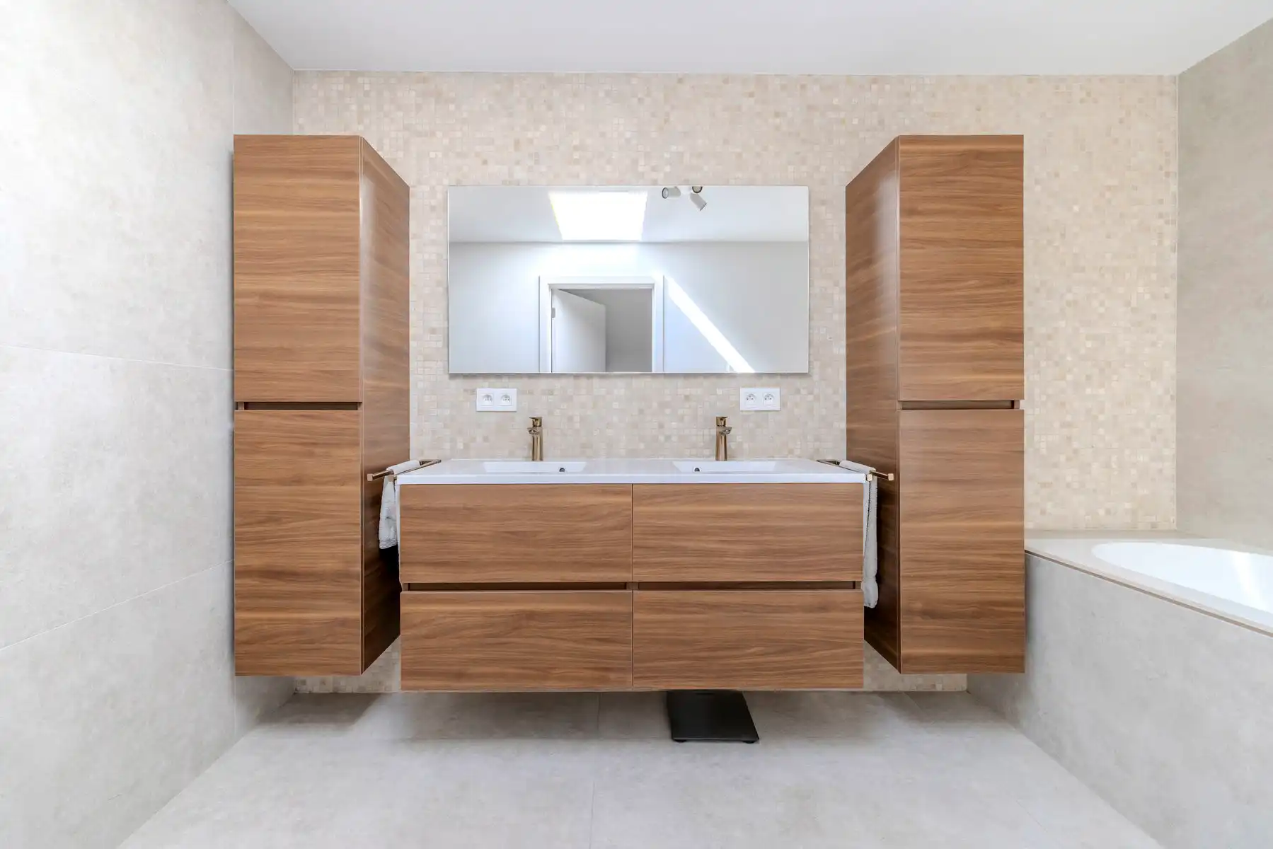 Gerenoveerde, energiezuinige woning met 3/4 slpks op 445m² foto 13