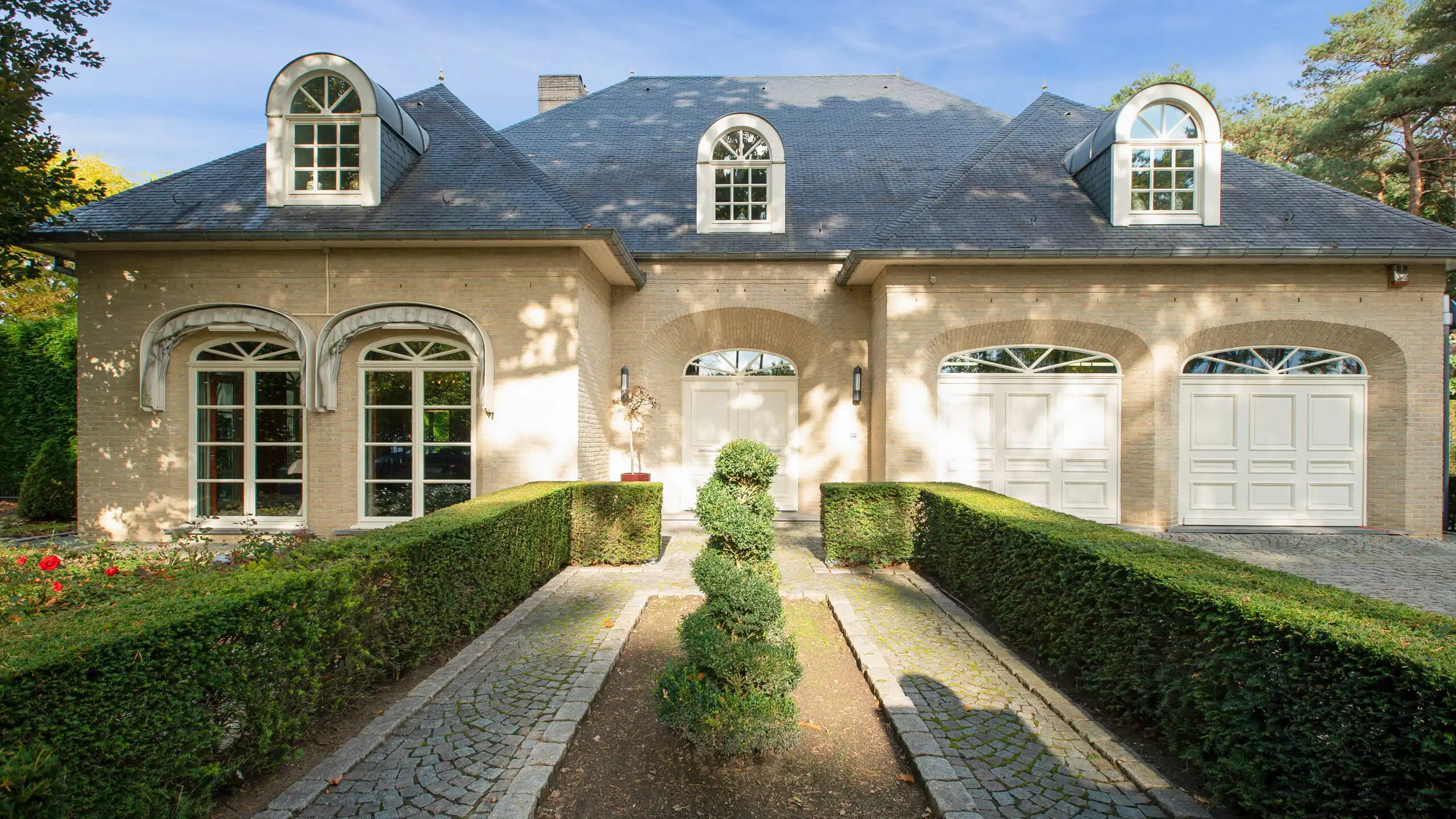 Huis te koop foto {{pictureIndex}}