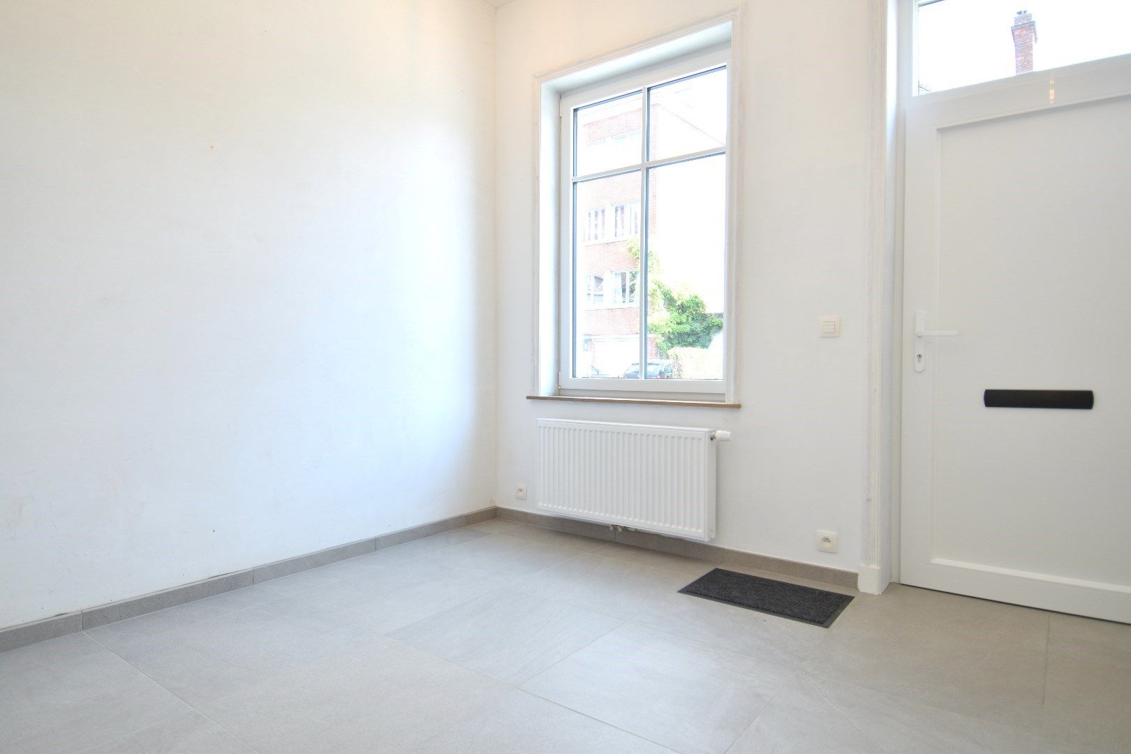 Tot in de puntjes gerenoveerde stadswoning te koop, 3 slaapkamers in hartje Kortrijk foto 5