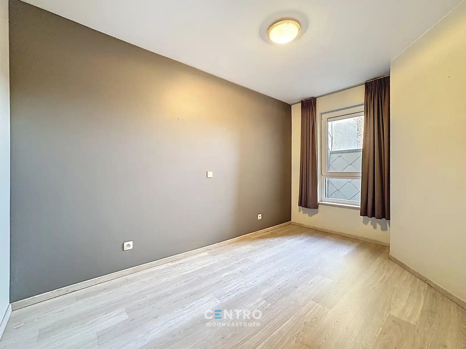 CENTRAAL gelegen appartement met 3 slpks en 2 badks! foto 10