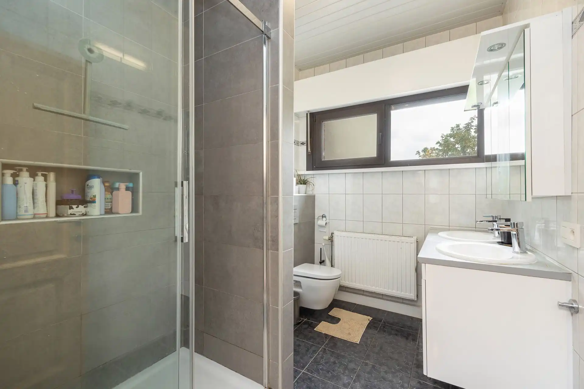 Ruime gezinswoning met potentieel nabij centrum Mortsel foto 17