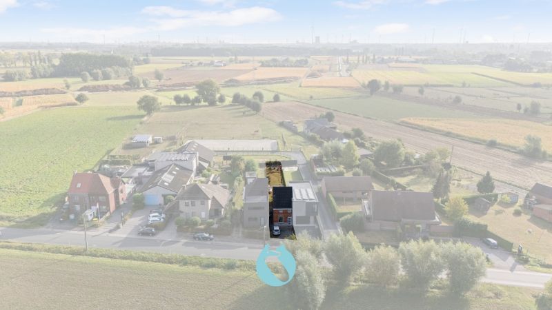 Rustig gelegen starterswoning met grote tuin foto 2