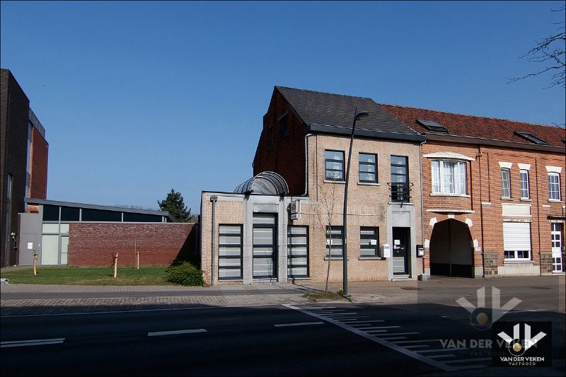OPBRENGSTEIGENDOM OP INTERESSANTE ZICHTLOCATIE foto 2