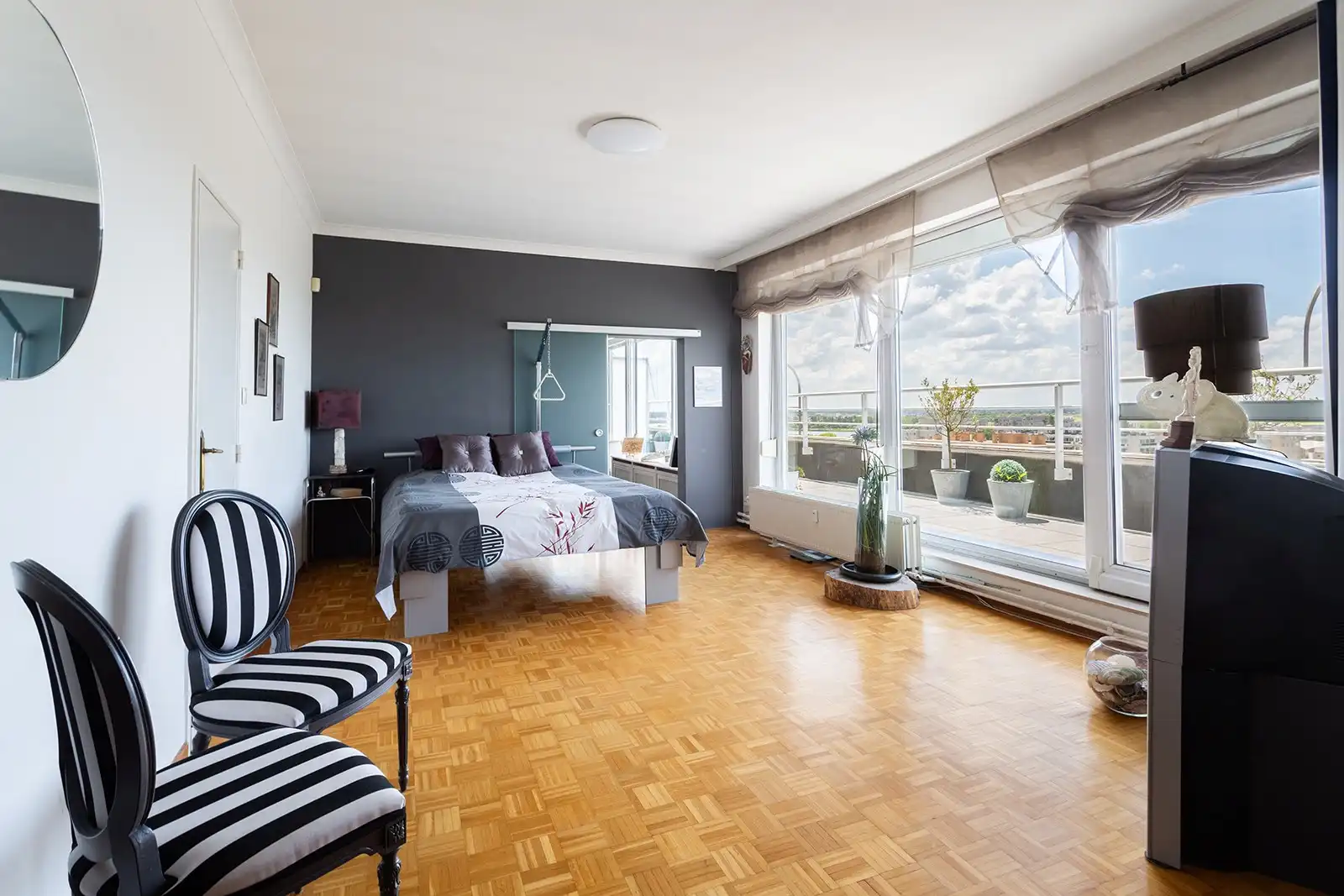 Exclusief penthouse met panoramisch uitzicht op de 12de verdieping foto 23