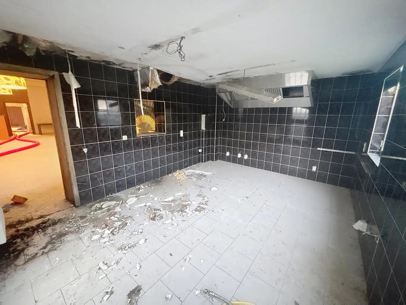 Te renoveren handelspand met appartement foto 11