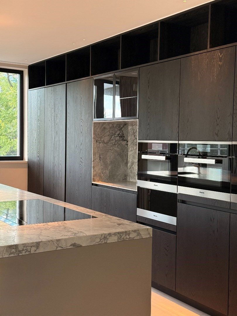 Luxueus appartement met panoramisch uitzicht in residentie Greentower foto {{pictureIndex}}