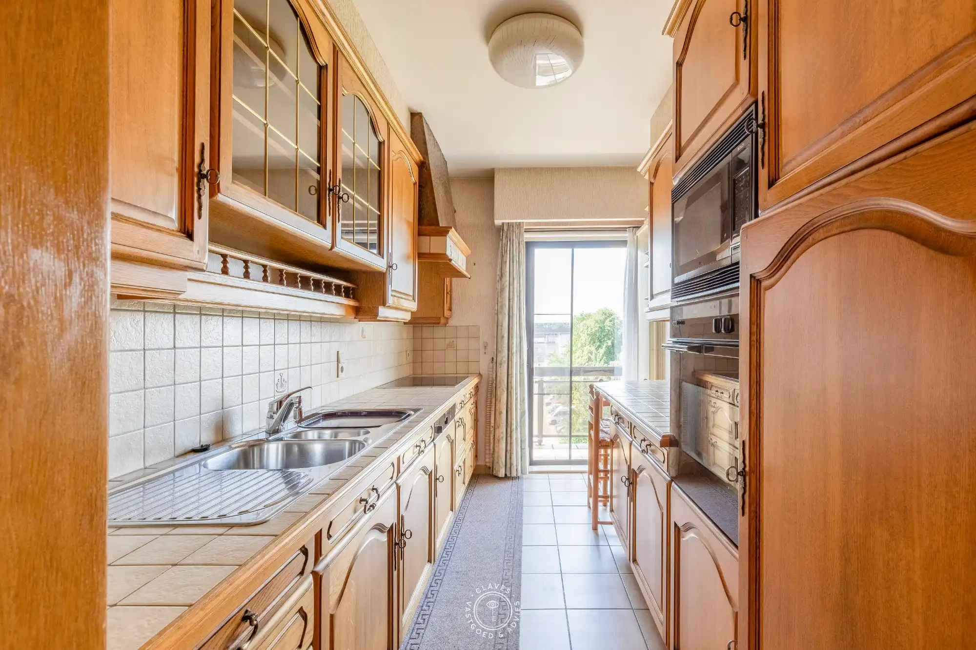 Bijzonder ruim appartement met zuidgericht terras foto 6