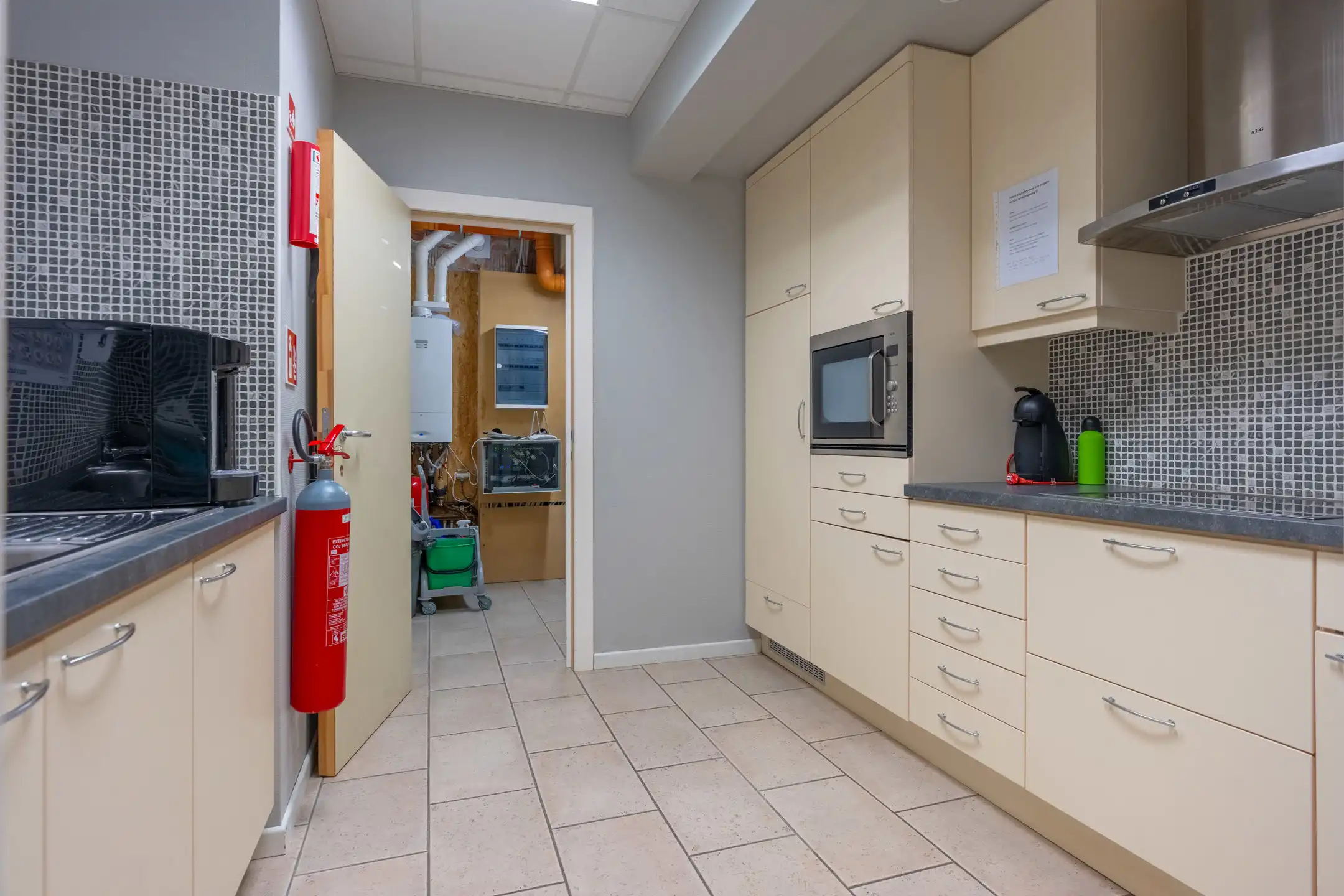 Centraal gelegen kantoorruimten (totaal ± 285m²!) te Turnhout. foto 21