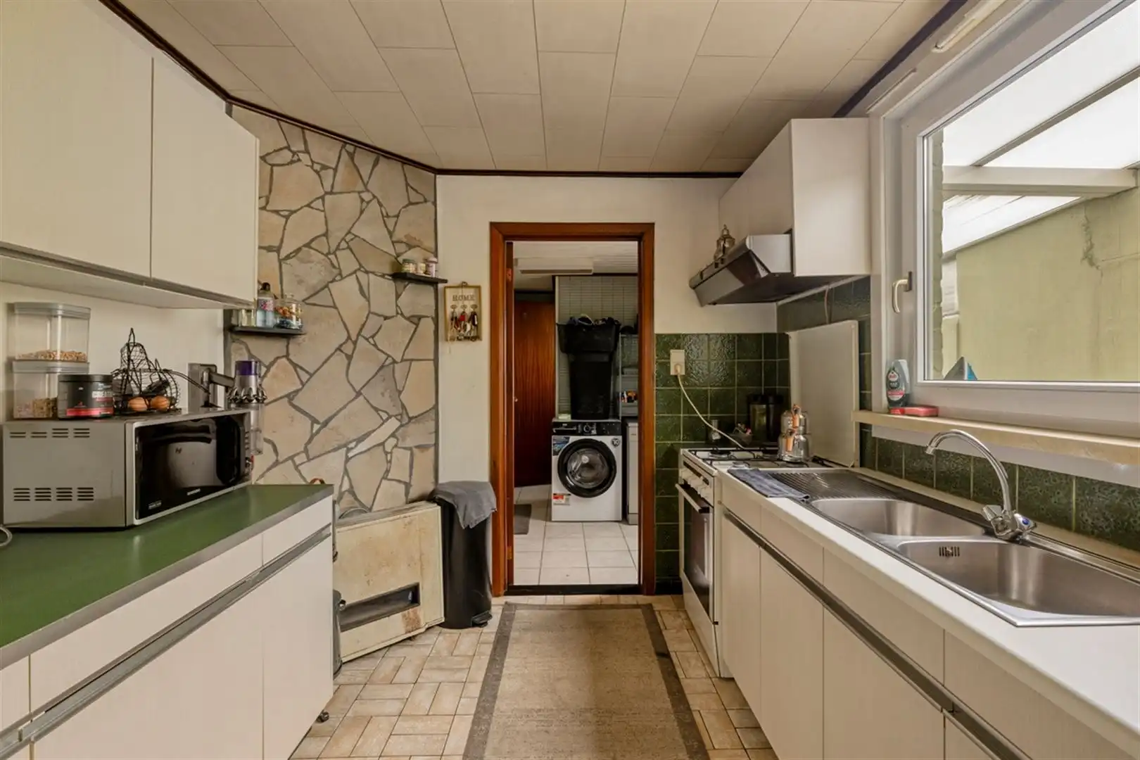 Instapklare rijwoning op 230 m² met 3 slaapkamers, 2 badkamers en grote garage. foto 8