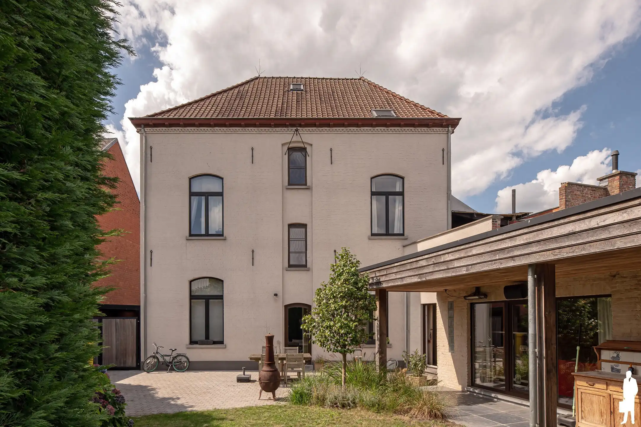 Karaktervolle woning met 6 slk, zwembad + atelier  foto 3