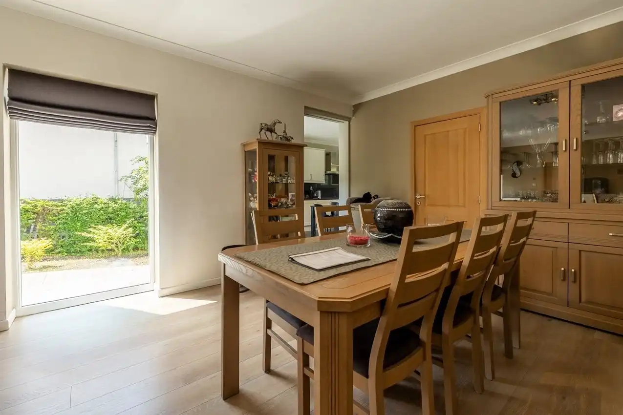 Grote tuin, zee aan ruimte en tot 5 slaapkamers foto 12