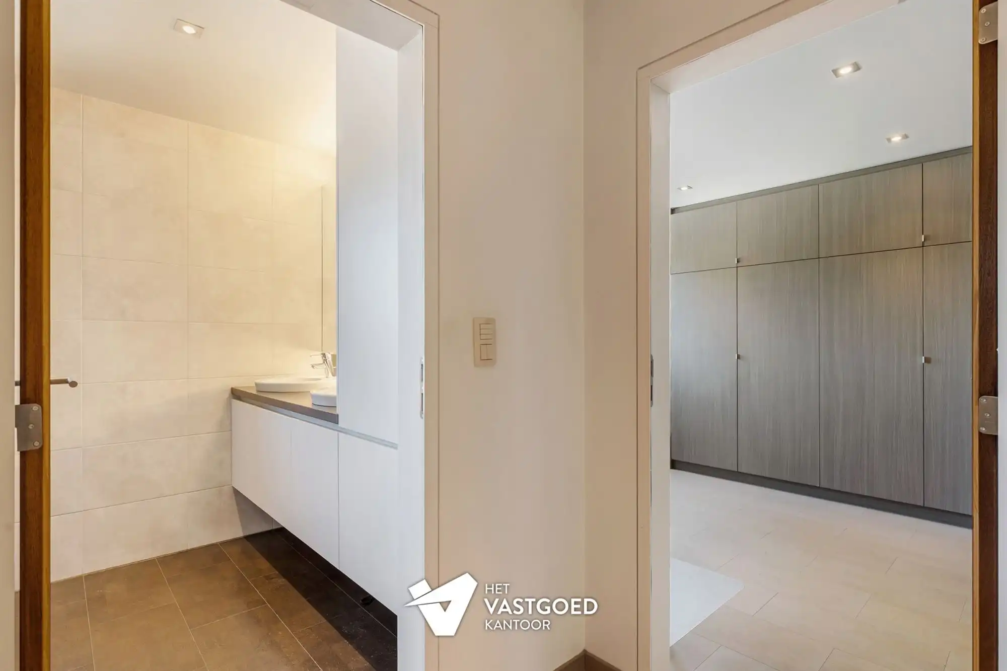 PERFECT ONDERHOUDEN GEZINSWONING MET 3 SLAAPKAMERS OP 7A27CA IN HET RUSTIGE KORSPEL foto 18