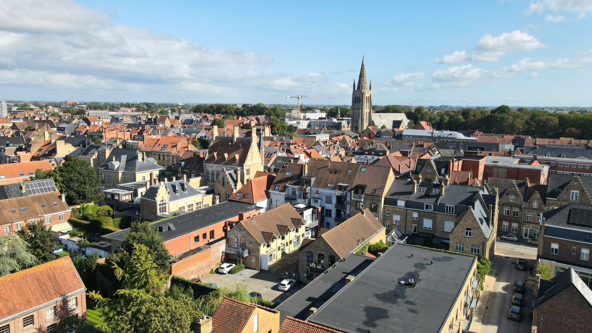 Uniek karaktervol handelseigendom te centrum Ieper. foto 2