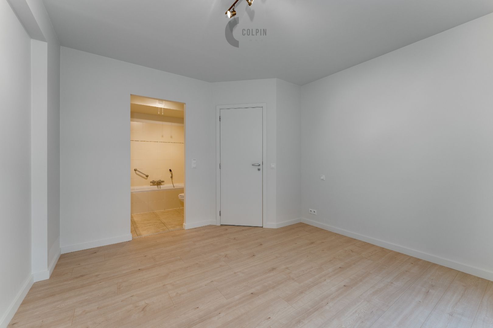 Instapklaar & energiezuinig appartement Te Koop op Toplocatie in Knokke-Heist – Slechts Enkele Stappen van de Zeedijk foto 10