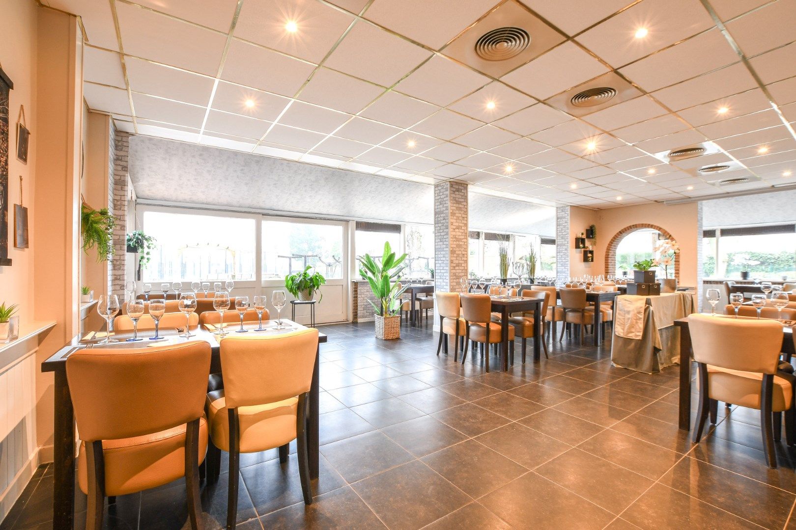 Unieke commerciële vastgoedkans nabij het centrum van De Haan! foto 9