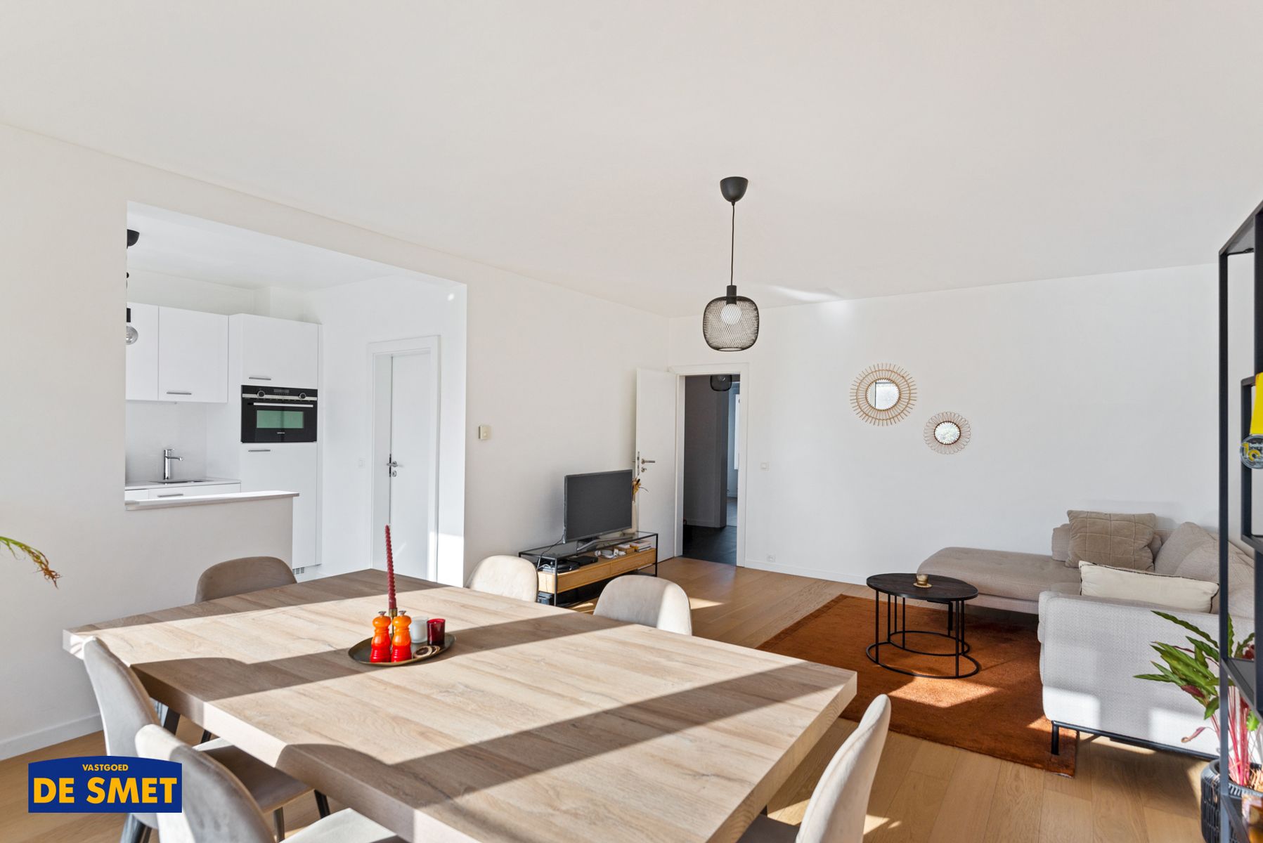 Recent vernieuwd appartement met terrasje en garagebox foto {{pictureIndex}}