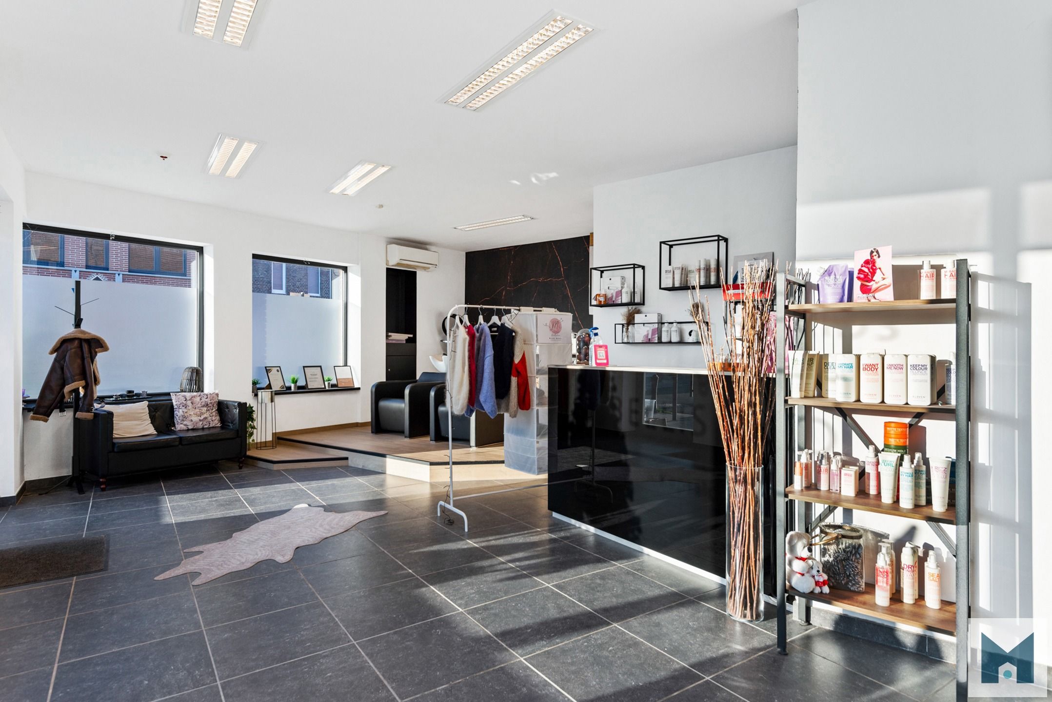 Lichtrijk handelspand in centrum Opwijk! foto 3