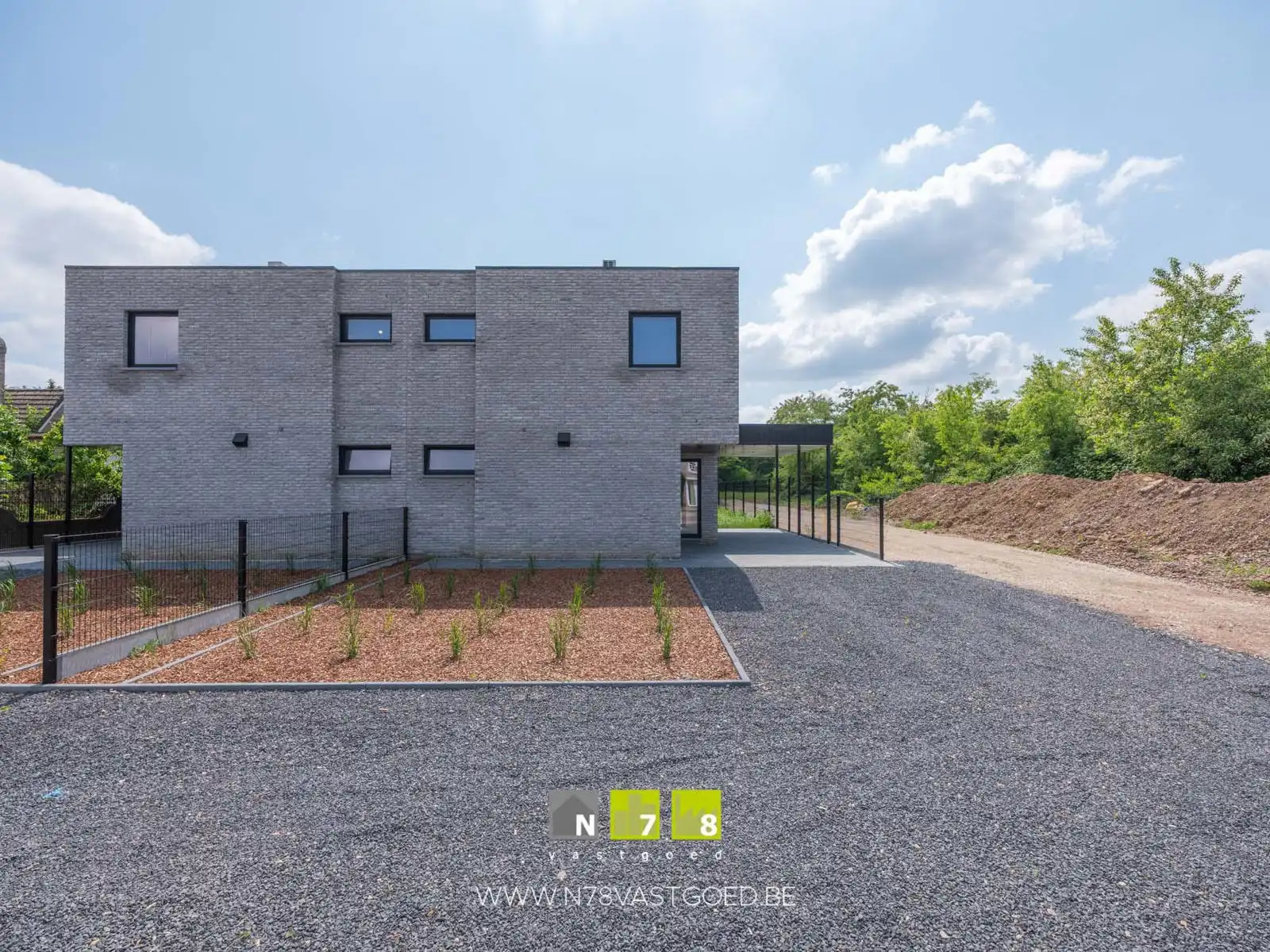 Huis te koop foto {{pictureIndex}}