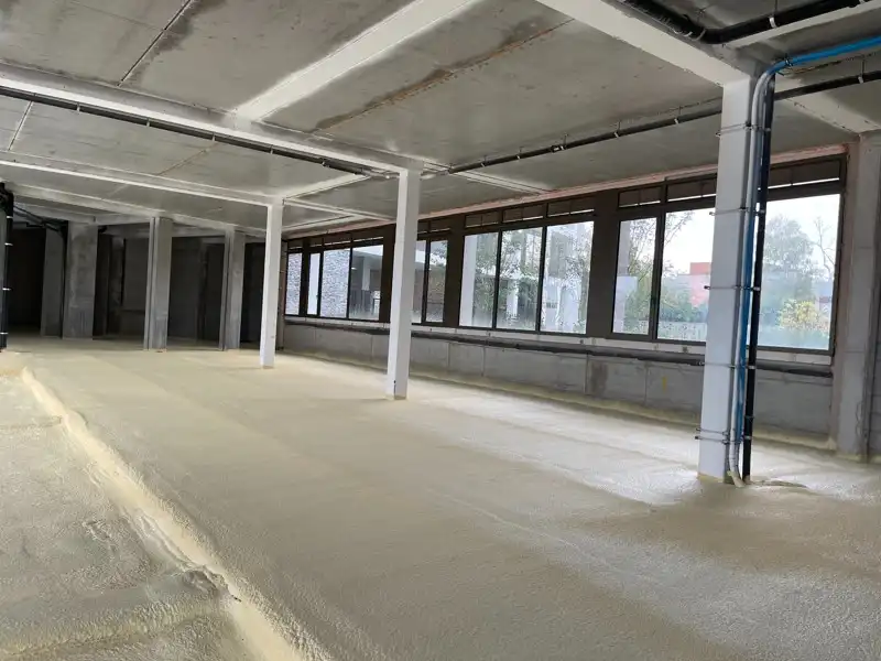 Handelspand  van 214 m² te koop in het centrum van Beringen. foto 12