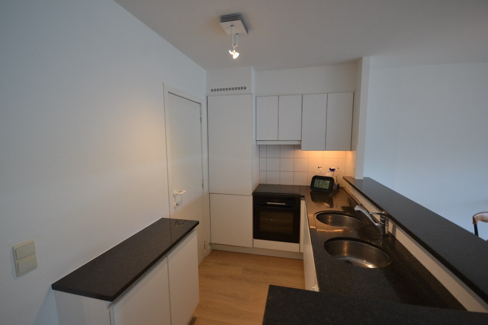 Volledig gerenoveerd 2 slaapkamer appartement met vrij uitzicht te Oostduinkerke-bad! foto 3
