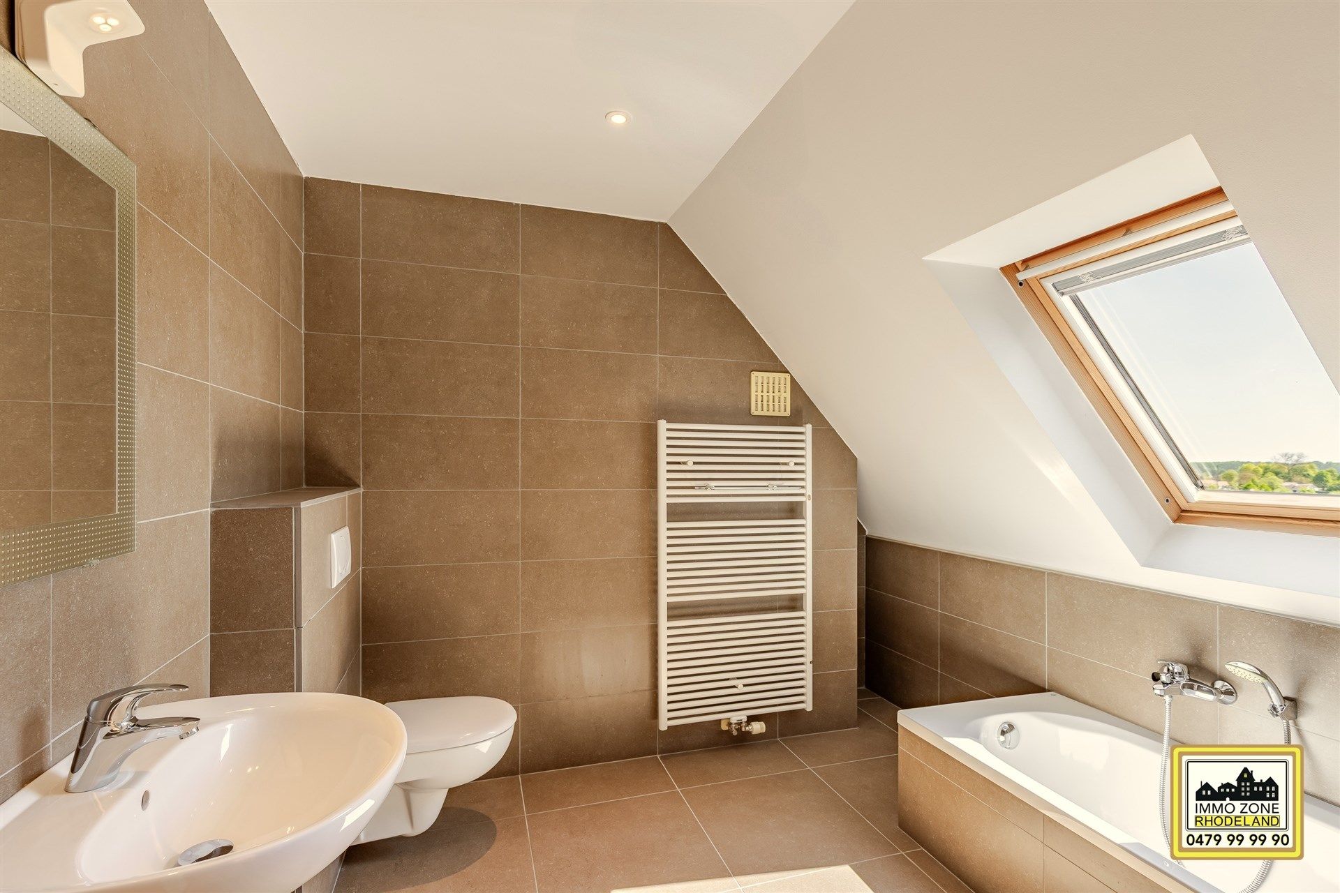 Ruime duplex met 3 slaapkamers met terras.  foto 19