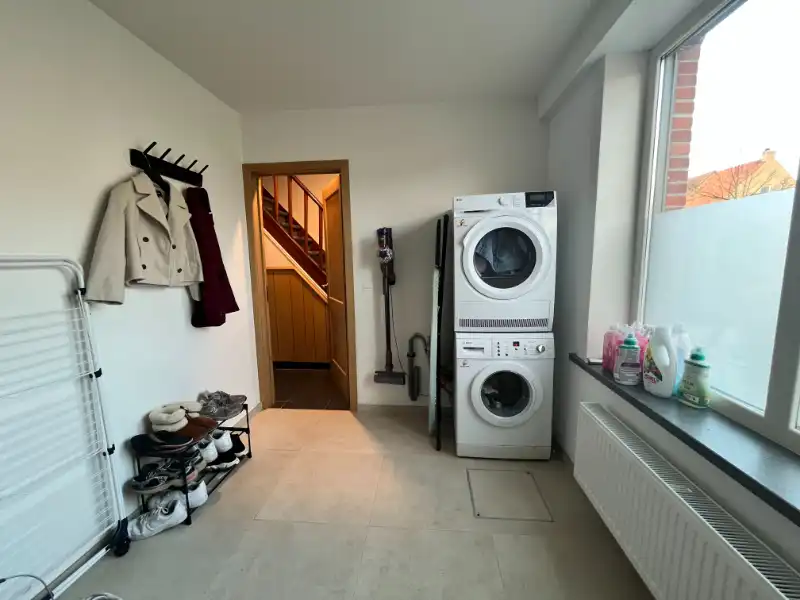 Gerenoveerde woning met tuin en garage! foto 4