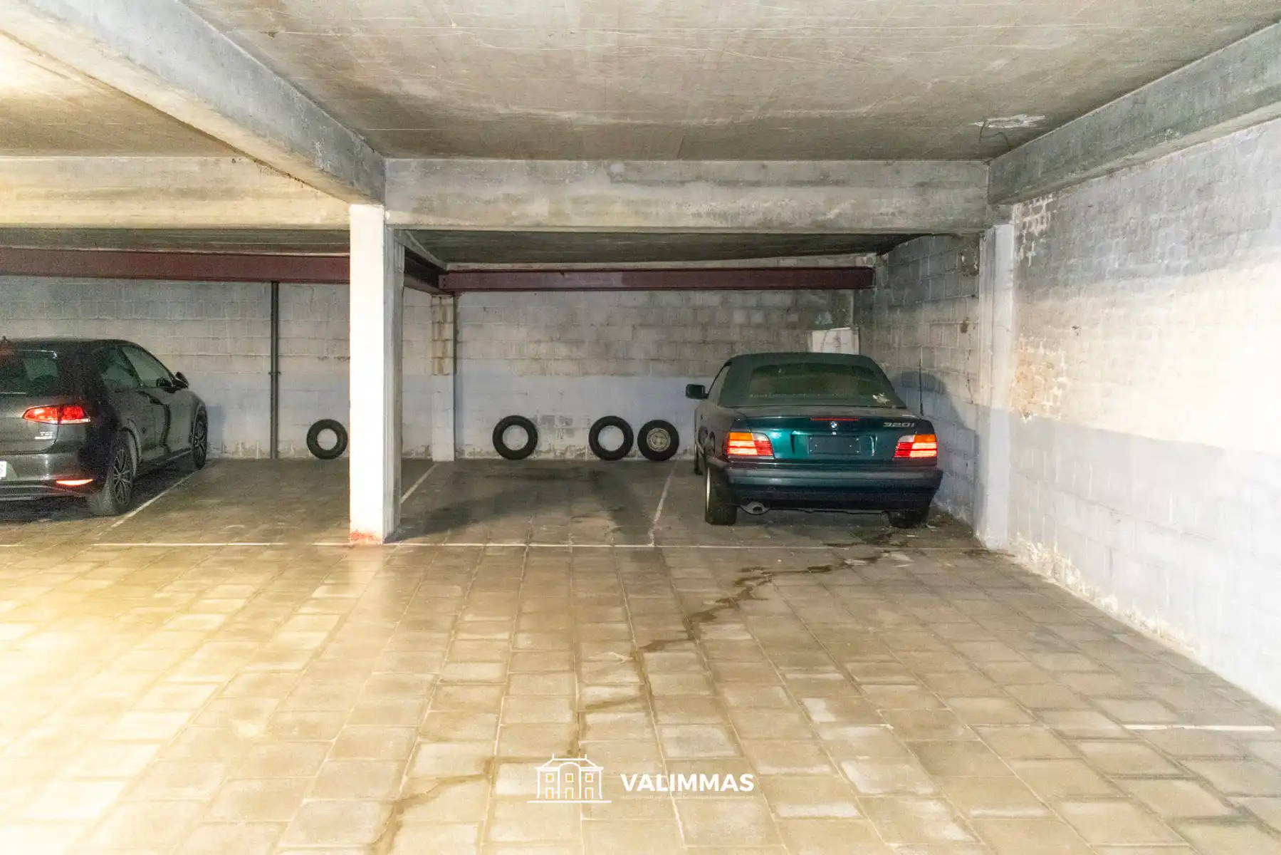 Autostandplaats te Zellik centrum.... foto 3