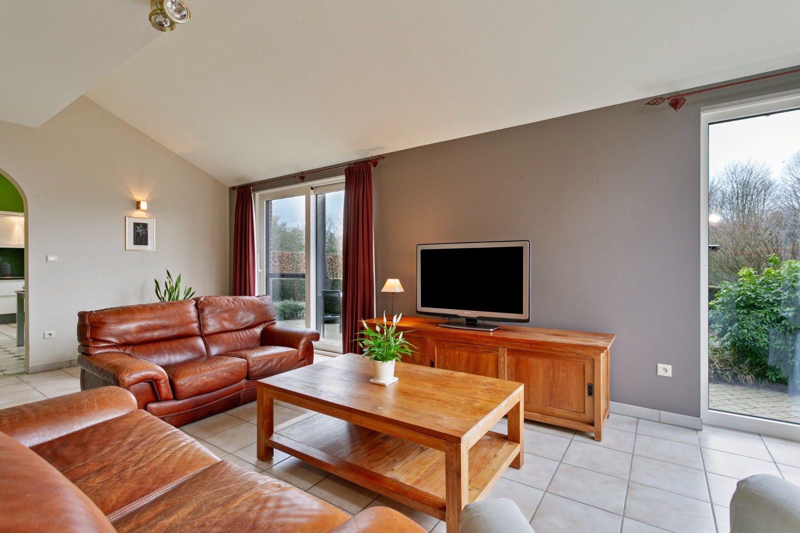 Villa met 4 slaapkamers en ruime tuin in Tienen! - bewoonbare opp. 246m² -  EPC 197 kWh/m² foto 8