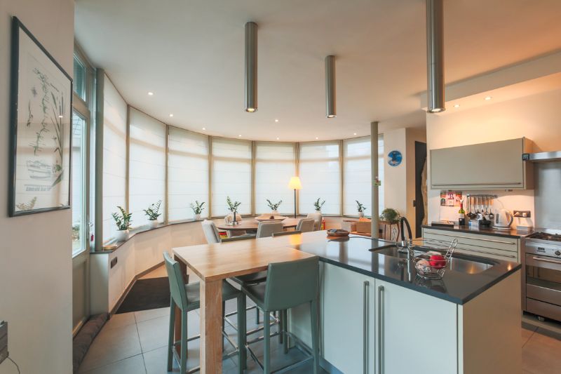 Prachtig Art-Deco-burgerhuis, met 3 slaapkamers, bureau, garage, tuin....(vloerverwarming, zonneboiler,elektr. goedgekeurd...) foto 5