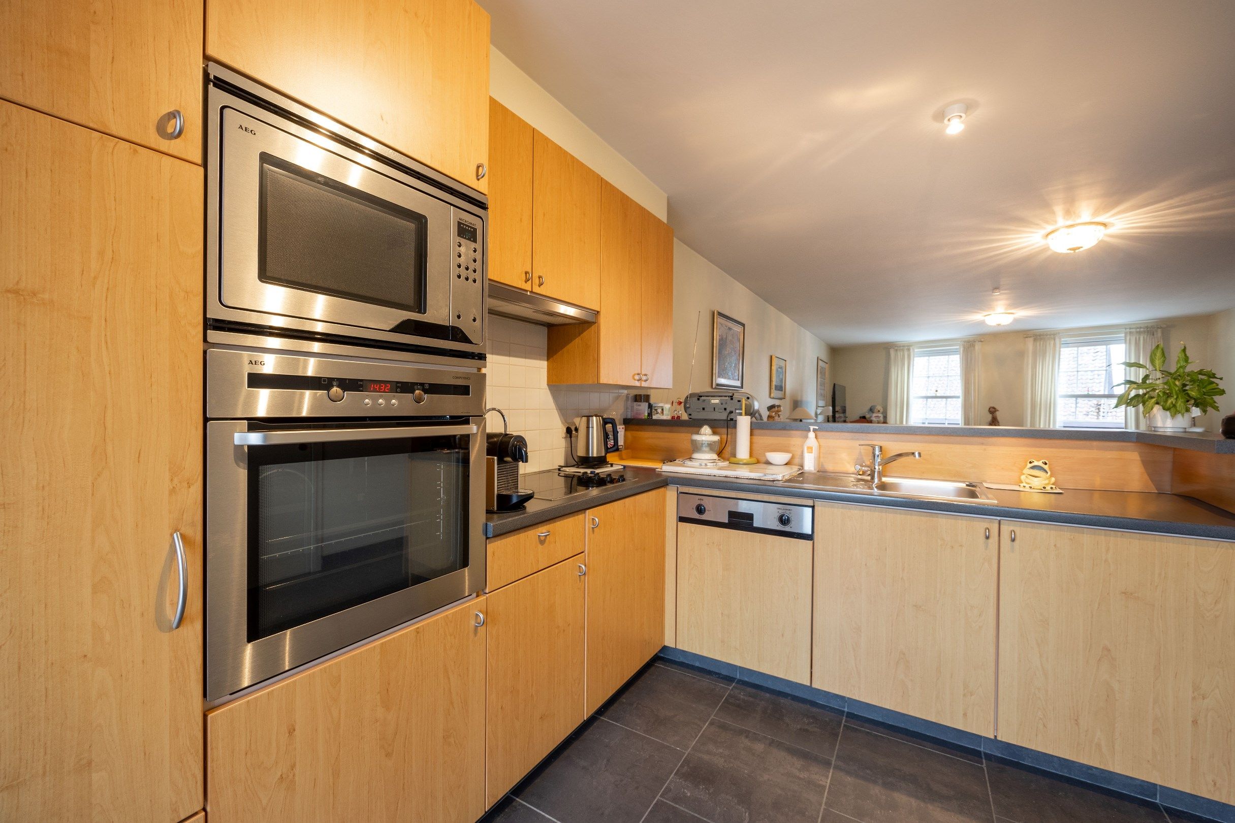 CENTRAAL GELEGEN STIJLVOL APPARTEMENT foto 5