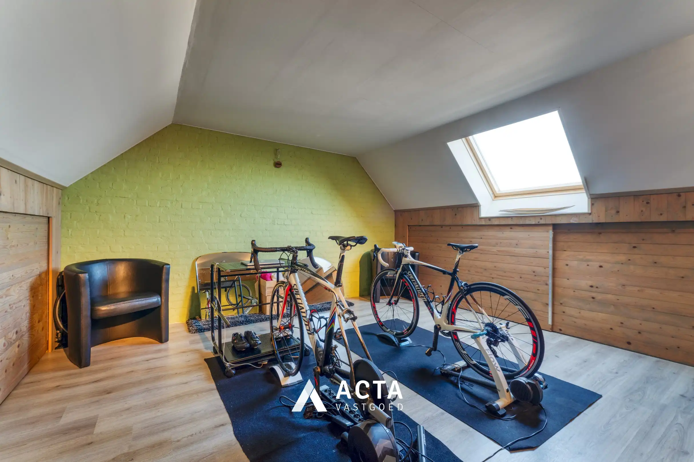 Instapklare bel-etage met 3 slaapkamers en garage foto 19