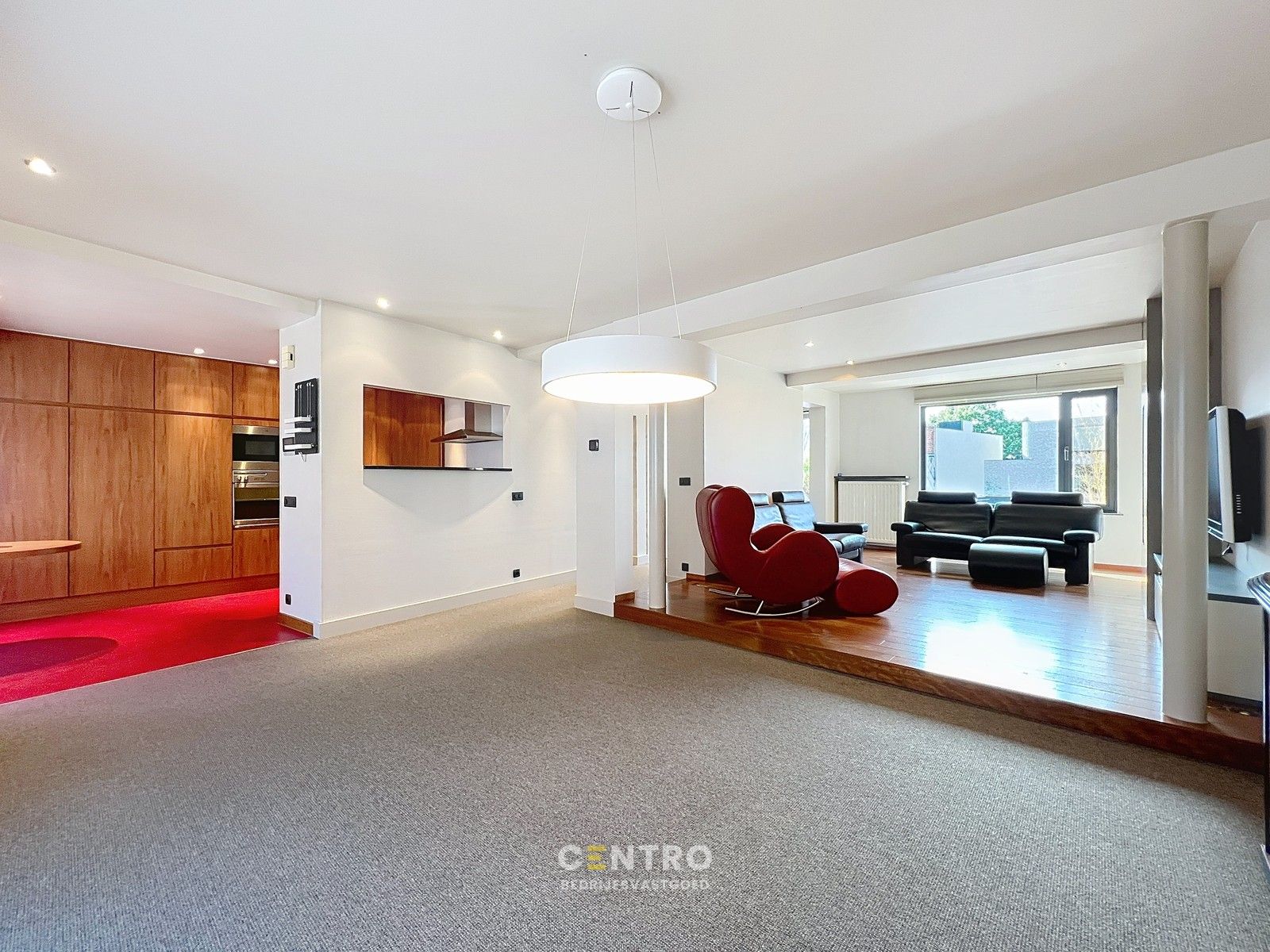 RUIME woning met kantoor/praktijk/winkelruimte van 20m² + ondergrondse GARAGEBOX op COMMERCIËLE ligging te Tielt! foto 13