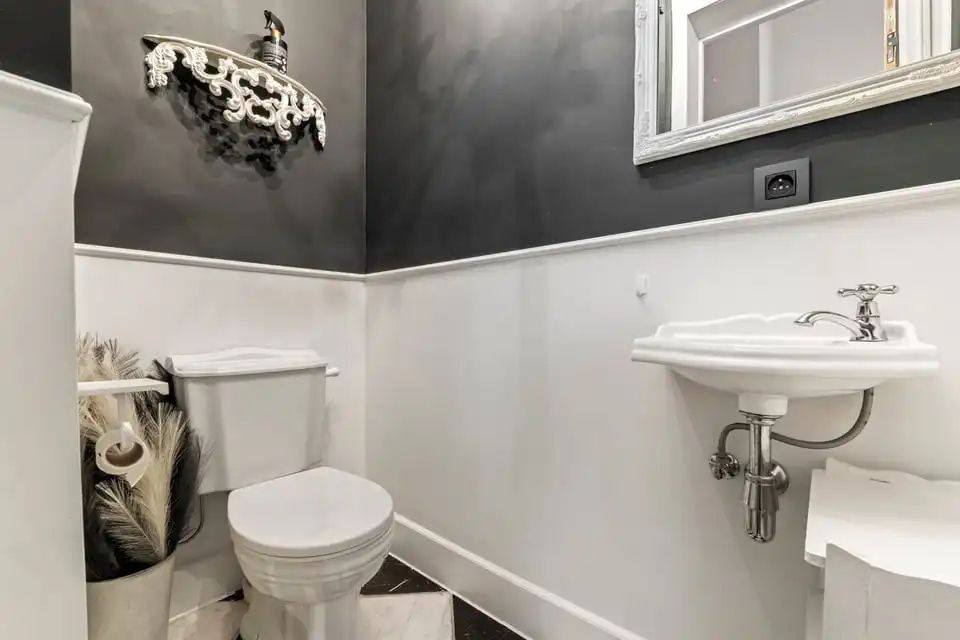 EXCLUSIEF HERENHUIS MET LUXUEUZE AFWERKING IN HET HART VAN SINT-TRUIDEN foto 48