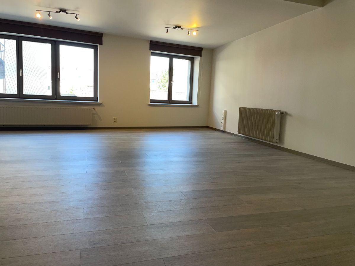 Ruim duplex-appartement + terrassen & garage foto 16