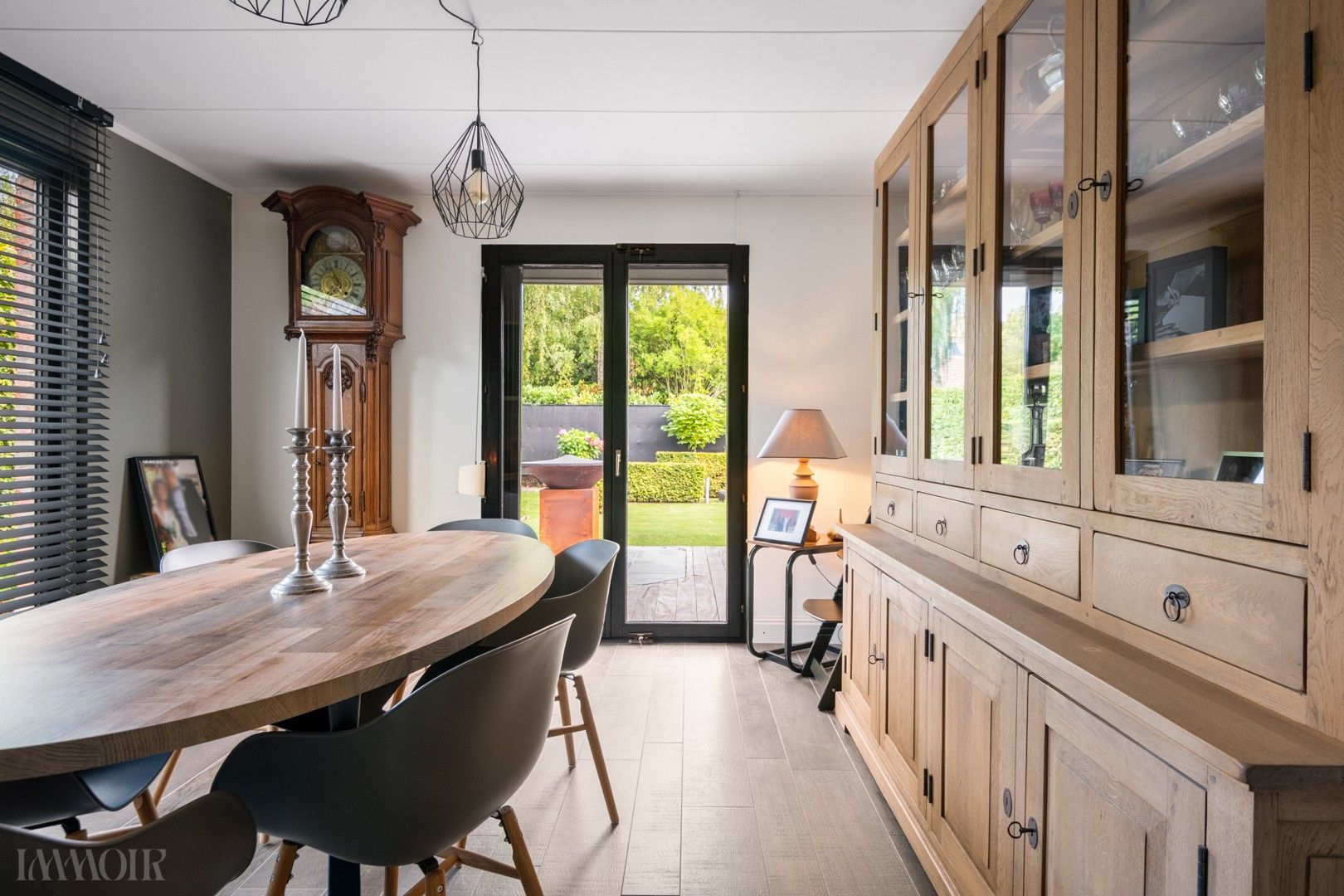 Charmante, instapklare villa in de geliefde Amerlo-wijk in Schoten. foto 13