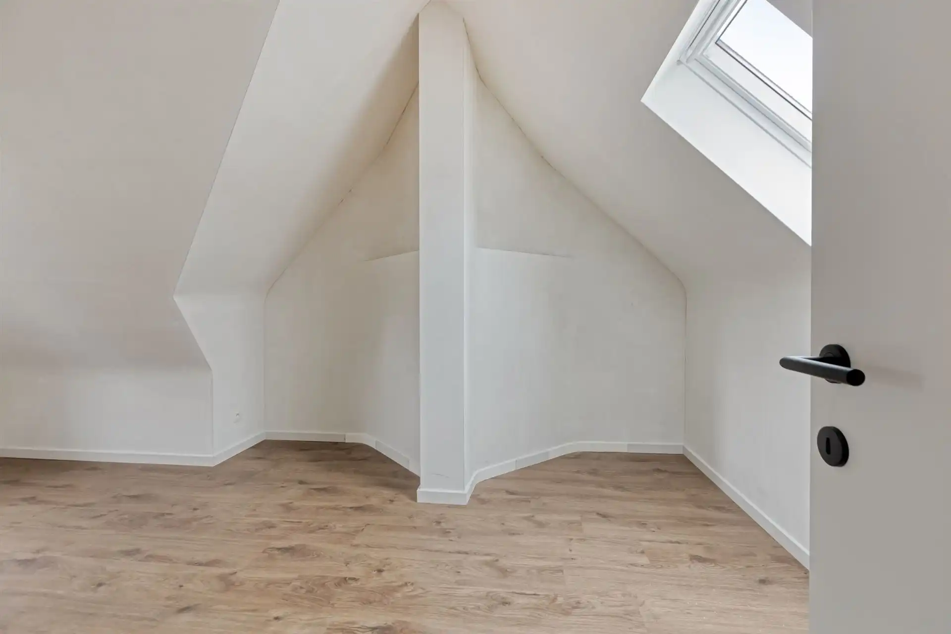 Gerenoveerde mijnwerkerswoning Louis Mercierlaan 15, Maasmechelen foto 29