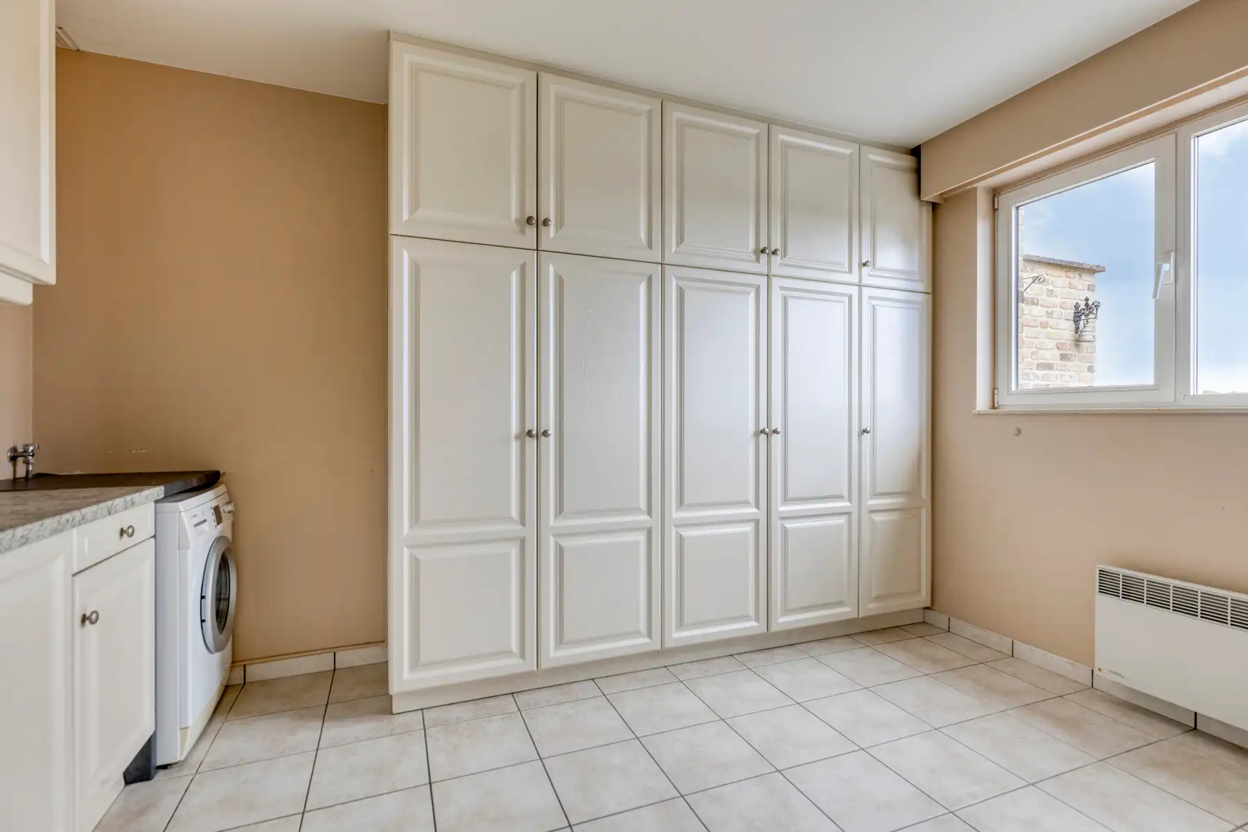 Ruim, centraal gelegen appartement met 3 slaapkamers foto 12
