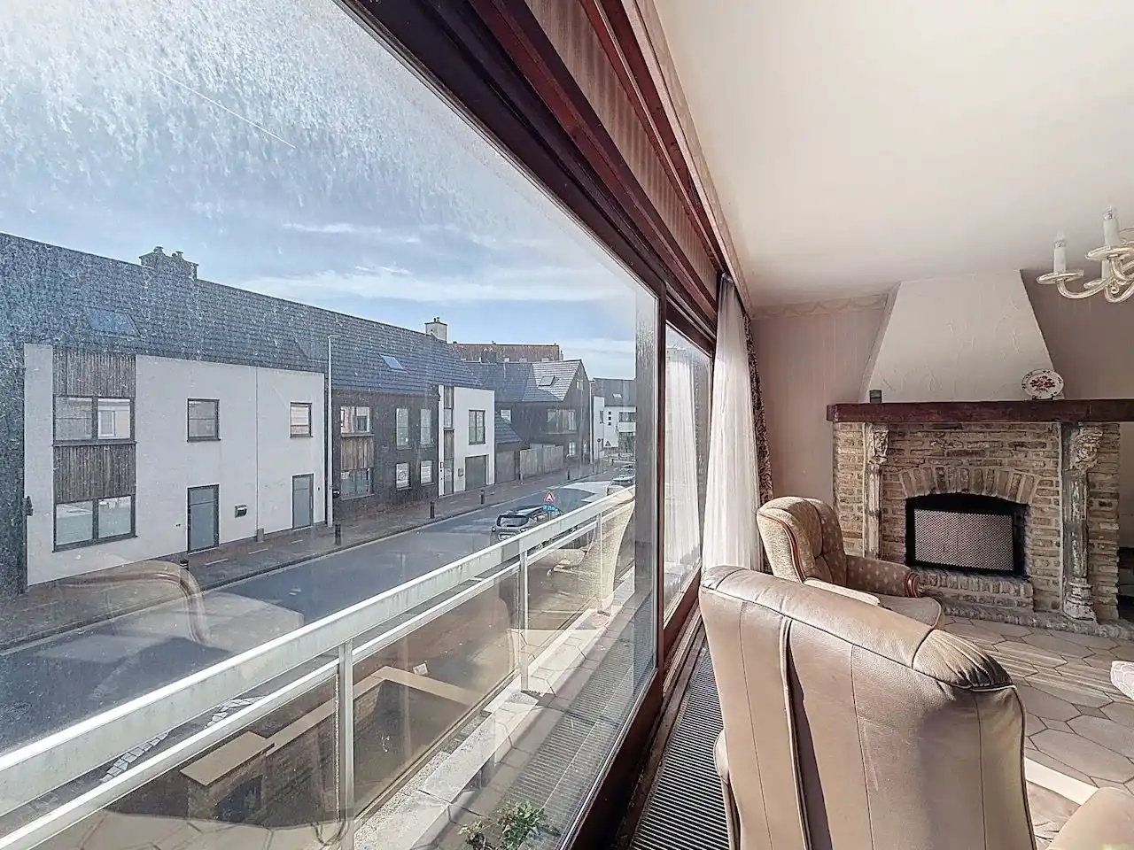 Bel-étage woning met drie slaapkamers en twee garages in het centrum van Heist-Aan-Zee foto 7