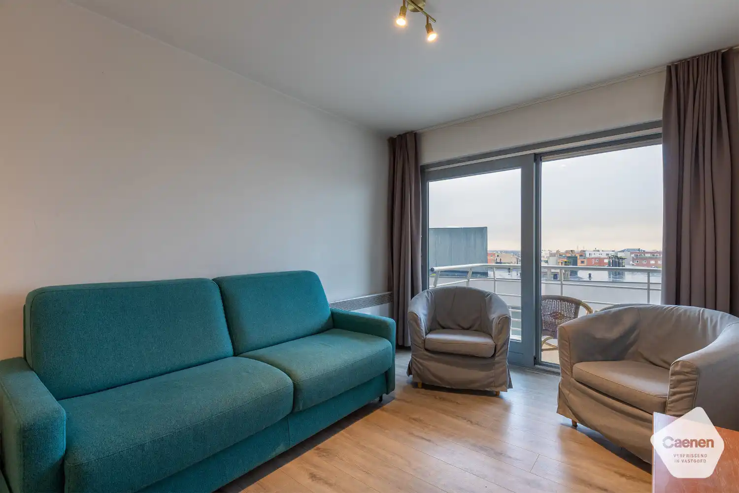 Centraal gelegen studio met zongericht terras met zicht op de jachthaven foto 7