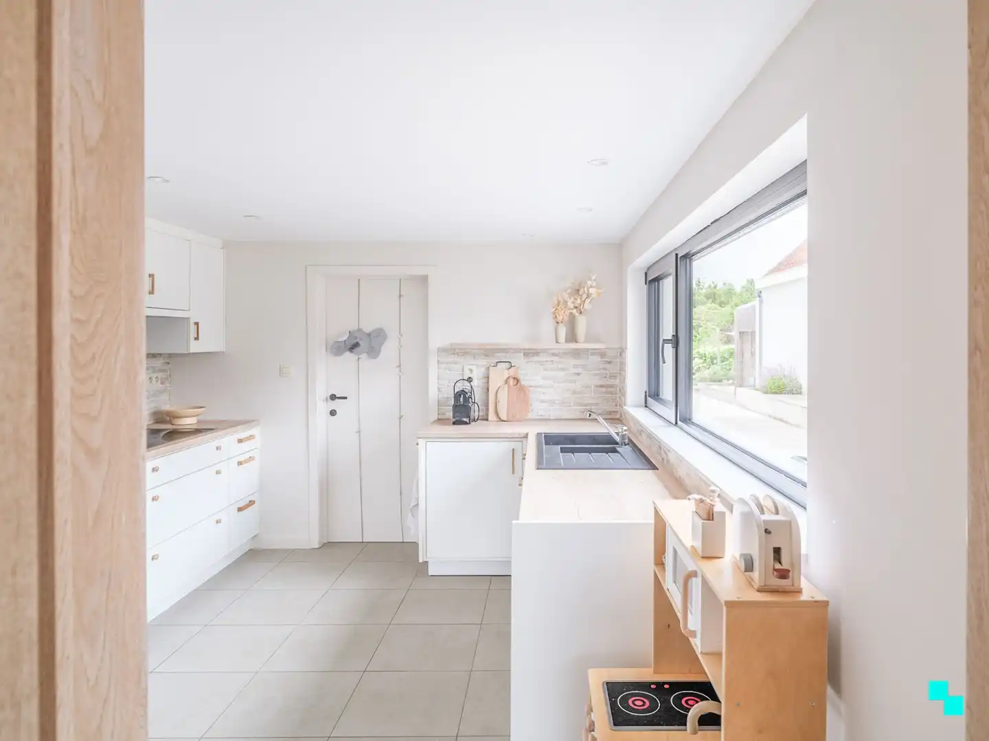 Ruim halfopen met grote tuin in Meilegem foto 6