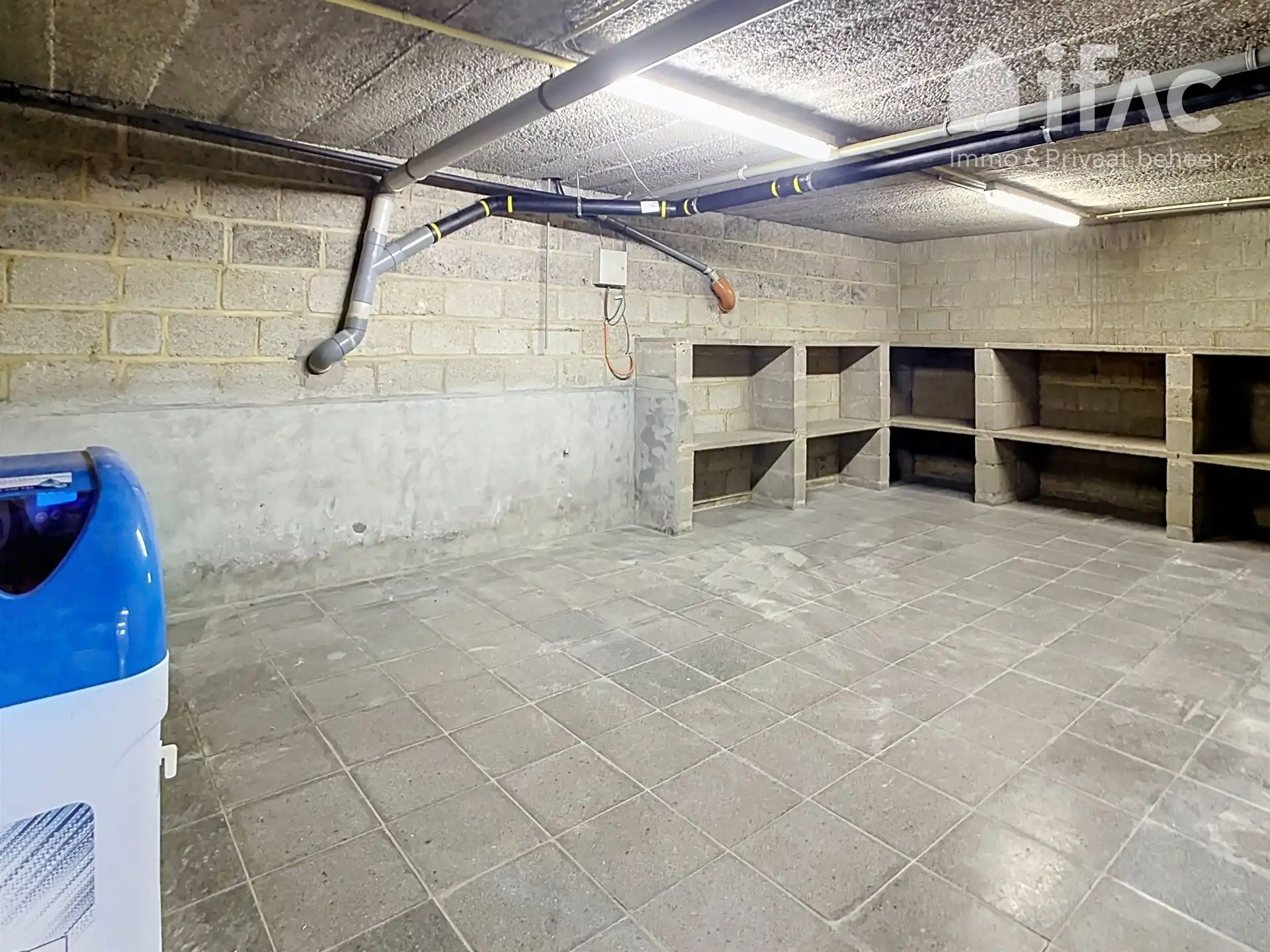 Heel ruime woning met 4 slpks, leefveranda, 54 zonnepanelen foto 27