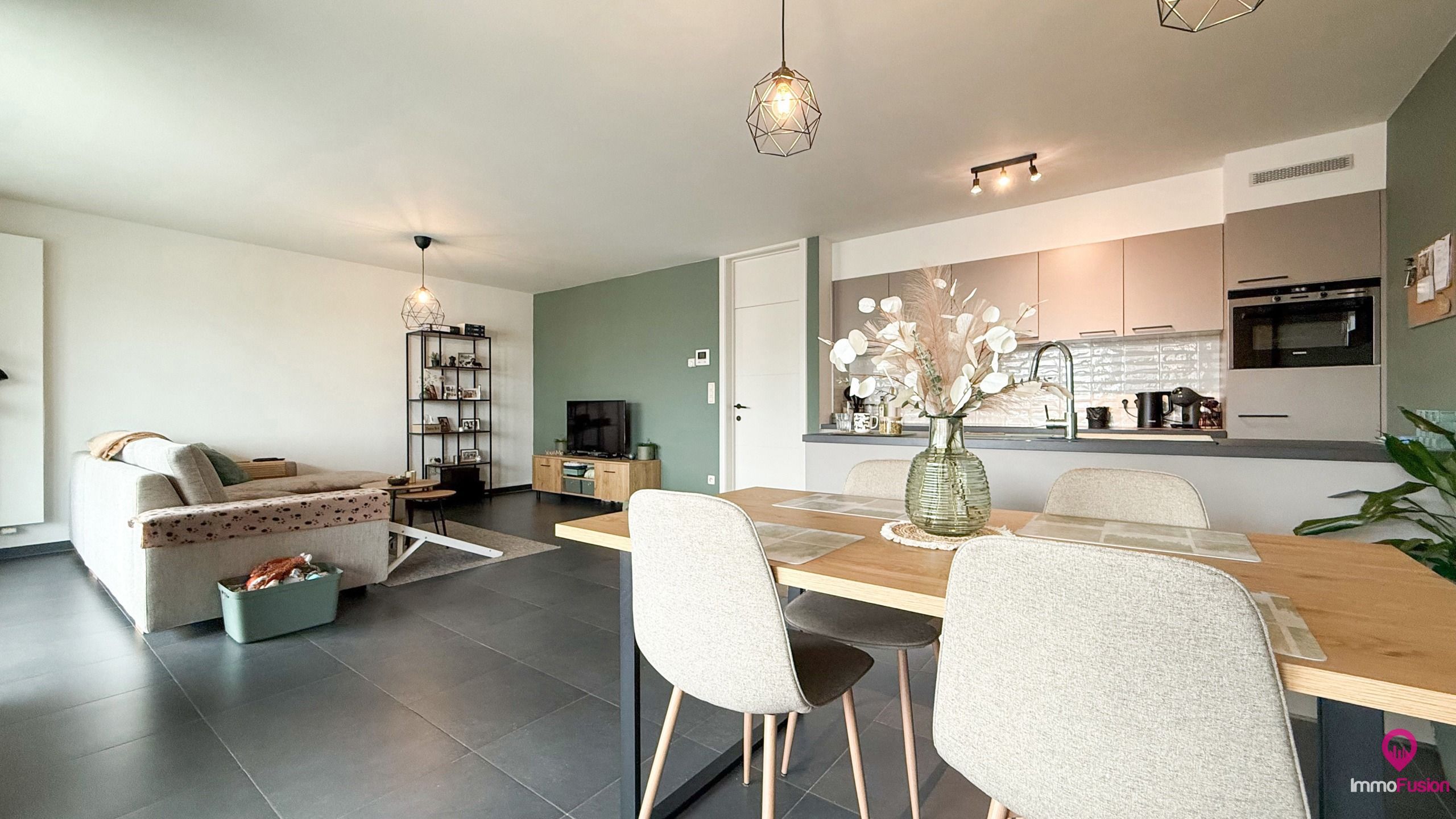 Instapklaar Appartement met 2 Slaapkamers! foto 5