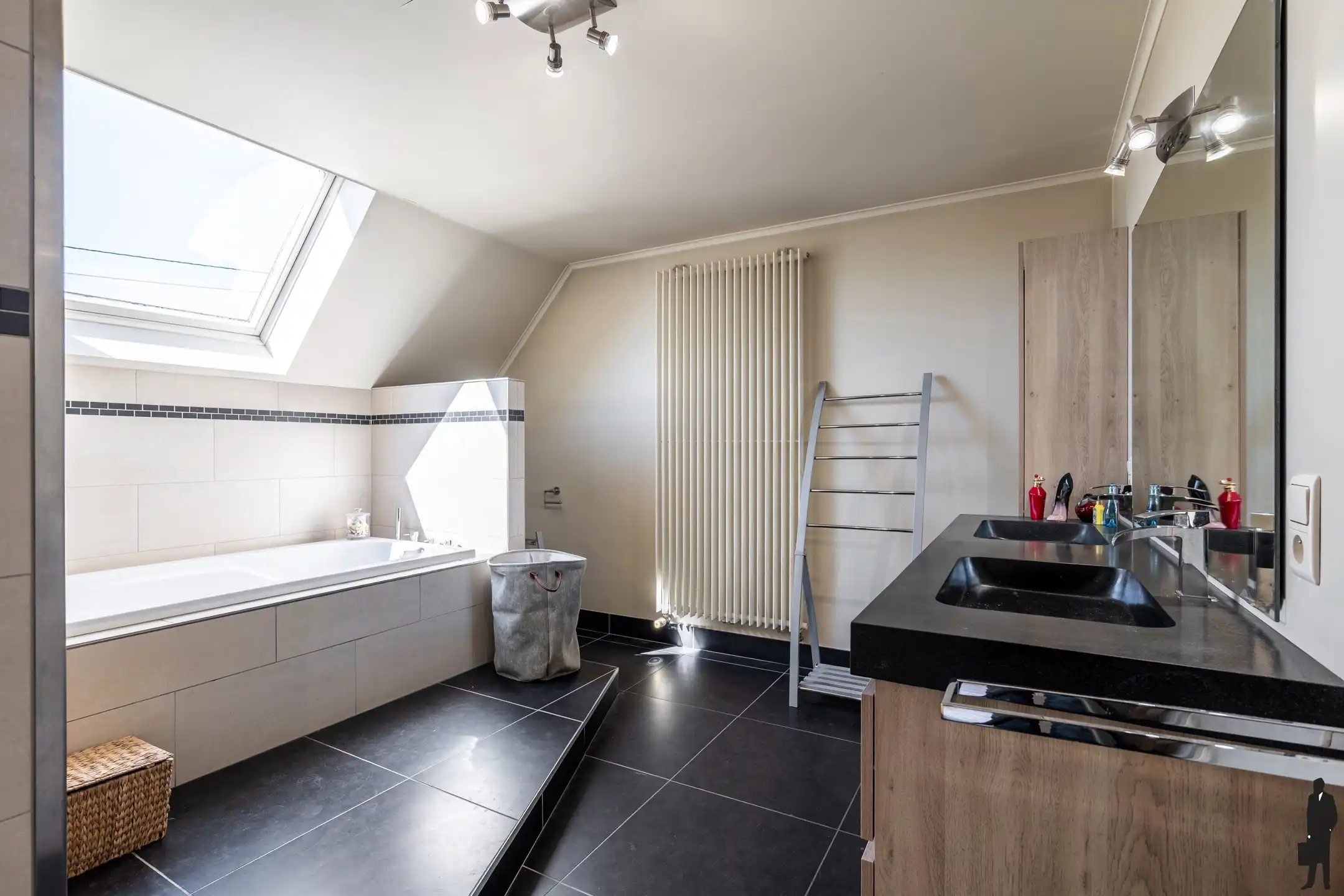 Unieke, ruime architectenvilla met riante kelder en werkbox foto 15