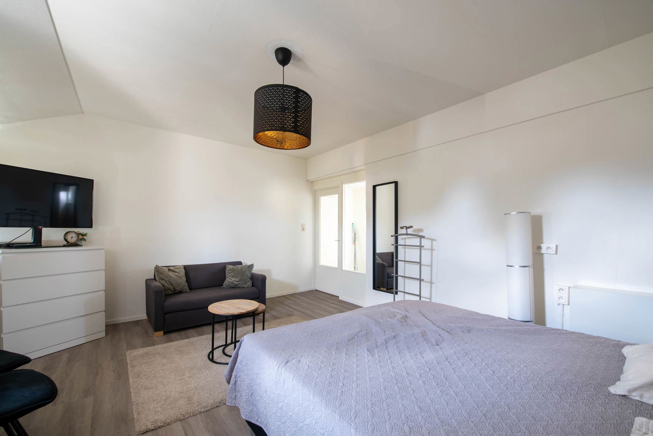 Bemeubelde studio vlakbij Maastricht  foto 8