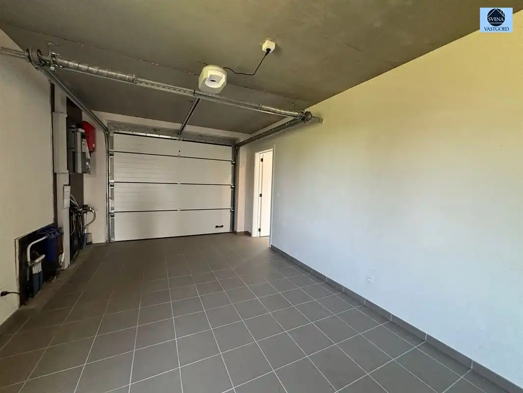 INSTAPKLARE BEN-WONING MET KELDER, GARAGE EN ZONNIGE TUIN IN ASPELARE foto 15
