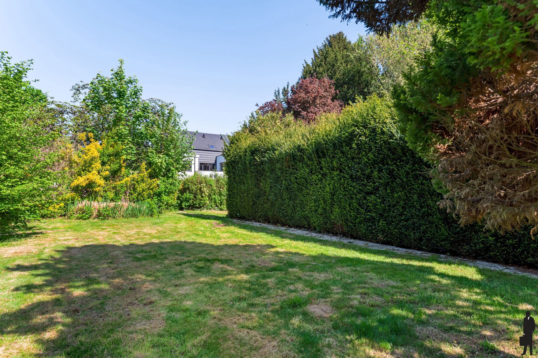 (Deels) gerenoveerde woning met ZW parktuin (ca. 1968m²) foto 15