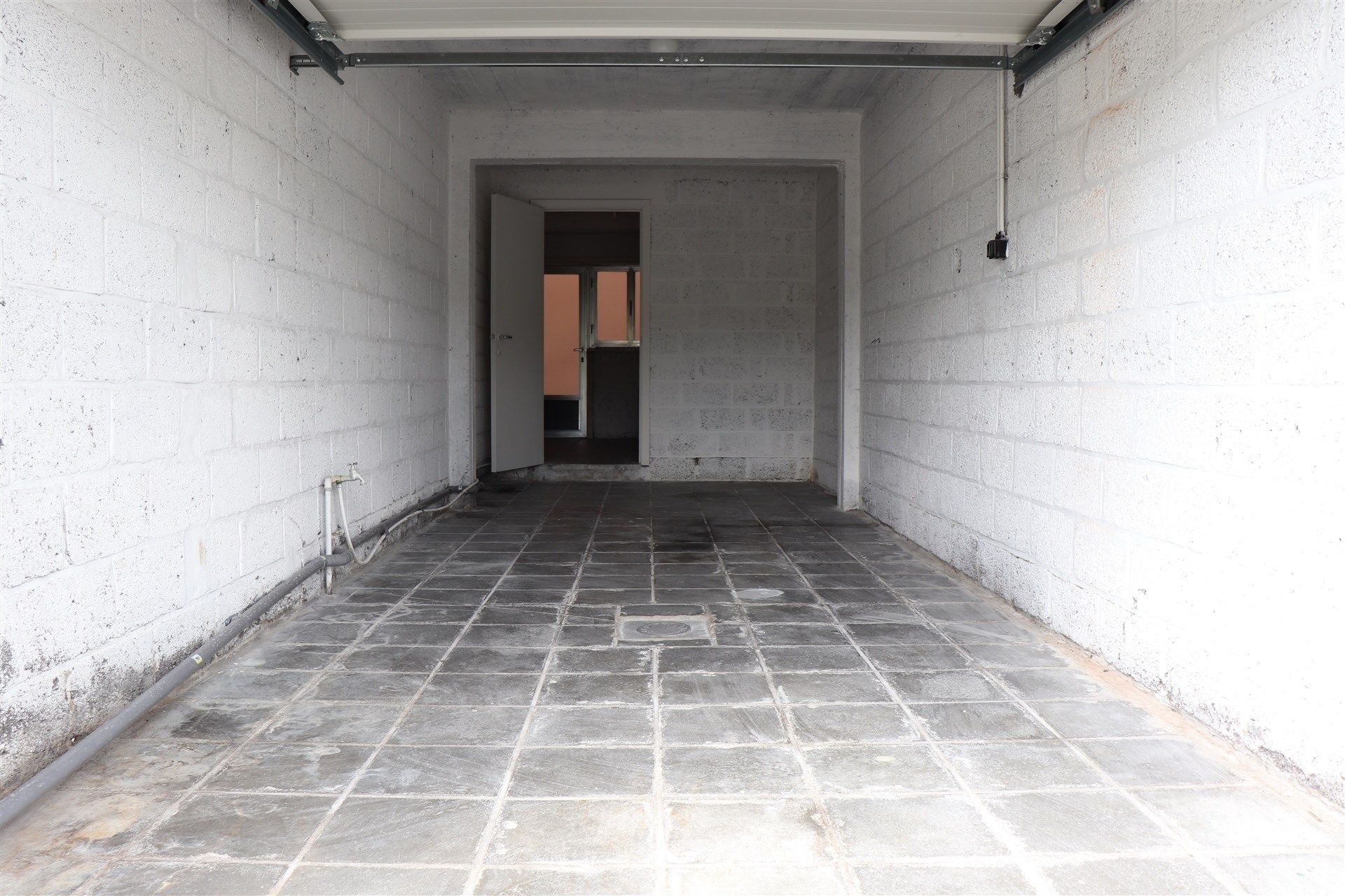 Gunstig gelegen appartement met garage.  foto 20